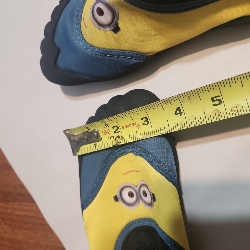 Minions kids water shoes Size 2 Kids - Picture 13 of 16